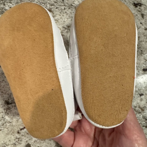 Disney Baby Winnie the Pooh Baby Shoes 3-6 months - Picture 4 of 10